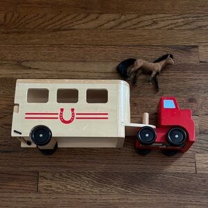 Melissa & Doug horse carrier wooden toy with 1 horse